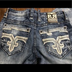 Men’s buckle jeans